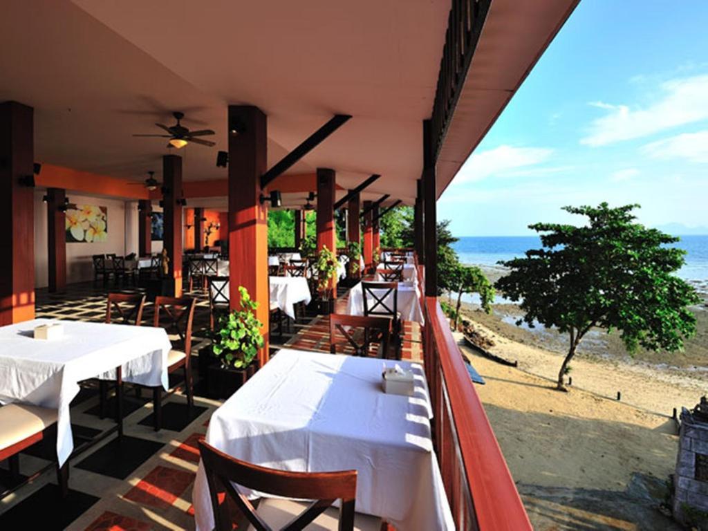 Koh Ngai Cliff Beach Resort Eksteriør billede