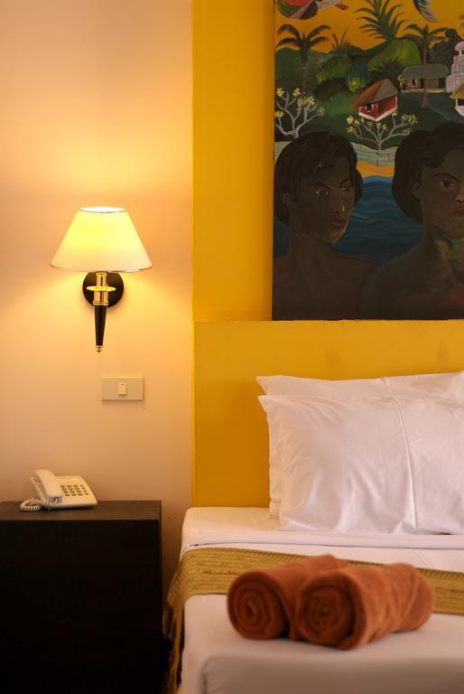 Koh Ngai Cliff Beach Resort Eksteriør billede