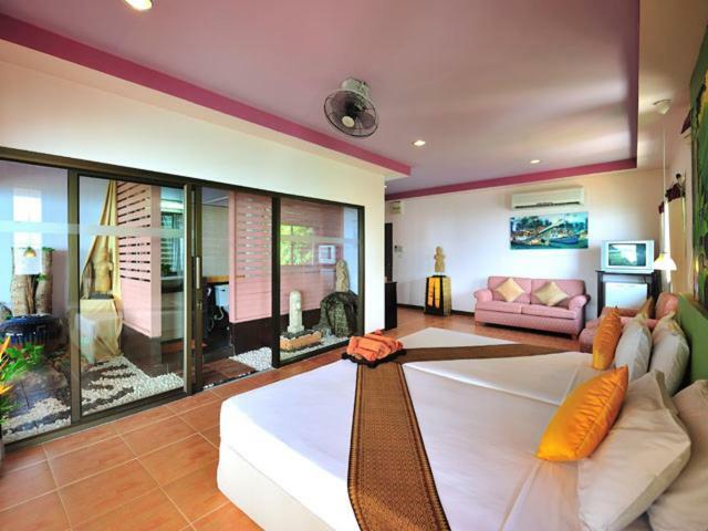 Koh Ngai Cliff Beach Resort Eksteriør billede
